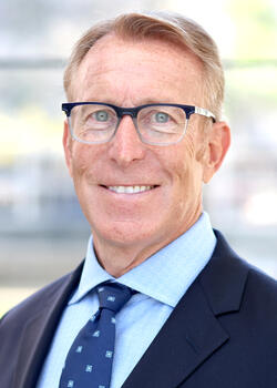 Headshot of Head of Investment Relations Kelly Fox