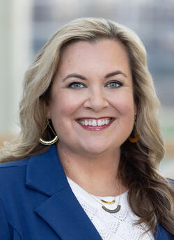 Headshot of Michelle Tucker