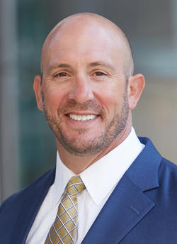Headshot of Dan Bienvenue
