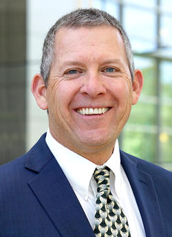 Headshot of Arnie Phillips
